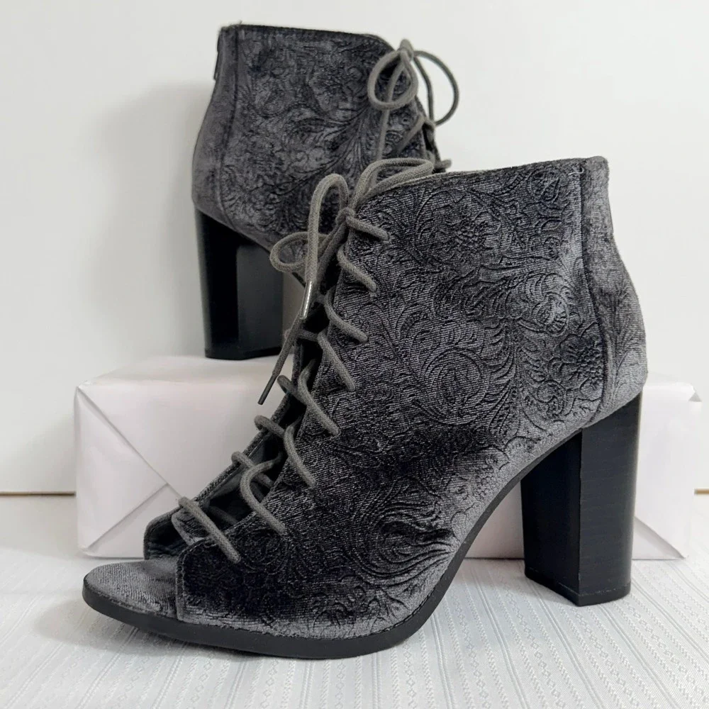 Report Women 8.5 Willamette Grey Embossed Velvet Peep Toe Lace Block Heel Boots